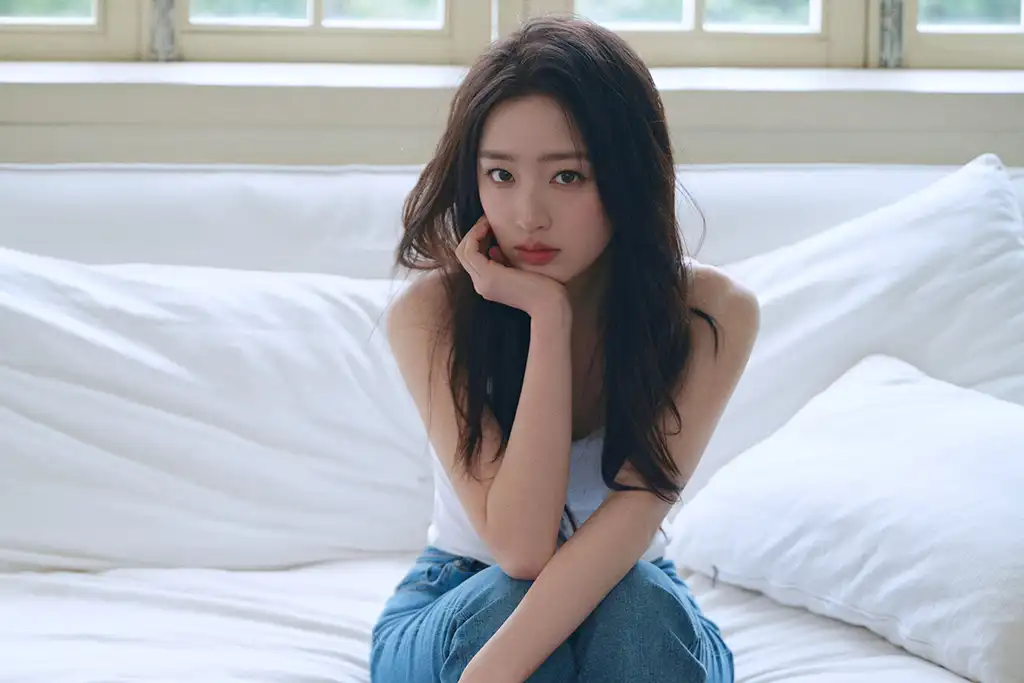居家漂亮美女邓恩熙-无盘系统网
